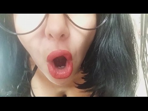 ❤️ Honey, uwar uwarki bazata bari ki tafi makaranta ba yau... Ina bukatarki da yawa... ❤ Labaran batsa  ❌️